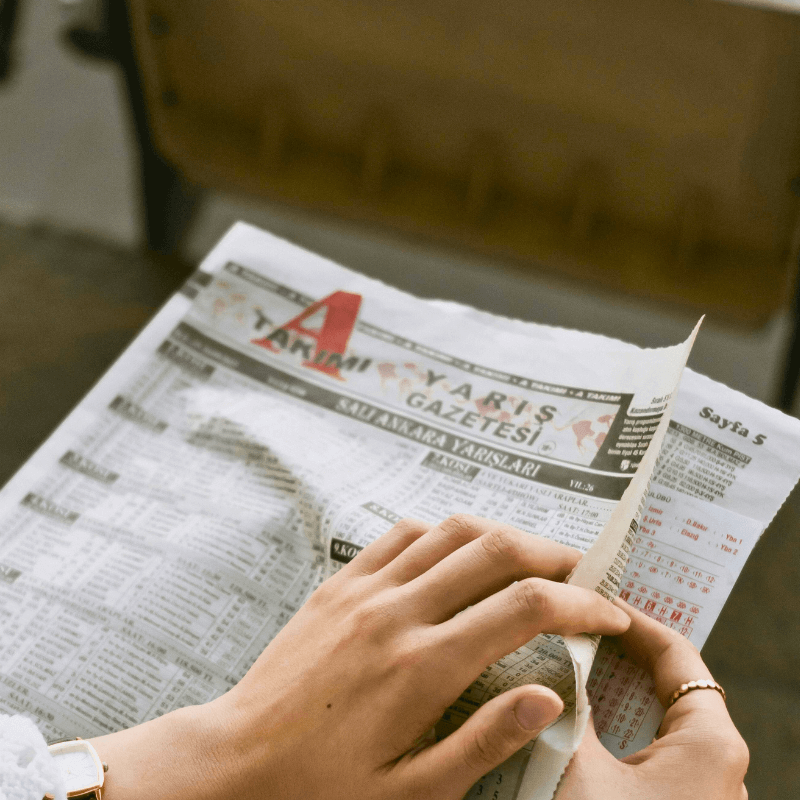 Cách Dùng Giấy Báo Lót Phơi Bột Đúng Cách Để Bánh Ngon Hơn